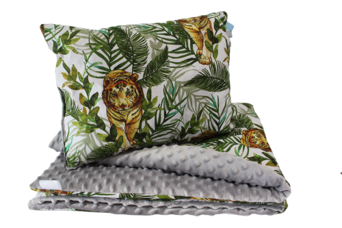 kocyk-poduszka-100x150cm-dla-dzieci-minky-bawelniana-kolderka-z-wszytym-wypełnieniem-wzor-tygrys-zielony-z-szarym-minky.png