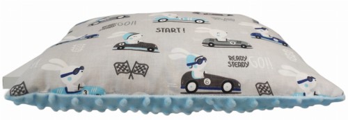 poduszka-do-spania-minky-dla-chlopca-motyw-autka-wyscigowe.jpg