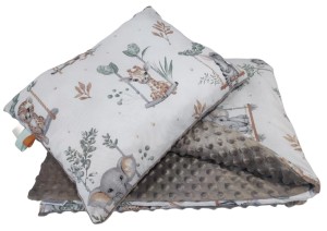 kocyk 75x100 cm + poduszka 30x40 cm, wzór: zwierzątka na huśtawkach (żyrafy, słonie, tygrysy) na białym tle + beżowy Minky