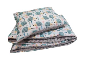 Kocyk z poduszką Minky 75x100 + 30x40 – miętowe jeże / szary – do przedszkola i żłobka