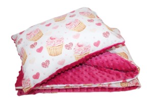 Kocyk z poduszką 75x100 Minky + bawełna – Babeczki Muffinki / fuksja pościel do przedszkola i żłobka