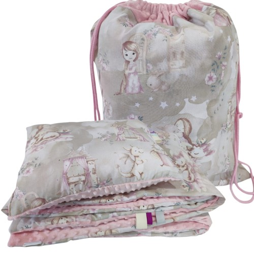 kocyk do przedszkola 100x135 z poduszką i workiem dla dziewczynki księżniczki z różowym minky.jpg