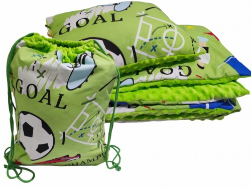 kocyk-do-rzedszkola-lozeczka-zielone-boisko-z-zielonym-minky-z-poduszka-i-workiem-dla-chlopca.jpg