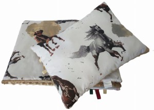 Kocyk i poduszka w Konie Minky do Przedszkola i żłobka 70x140, 100x135 lub 100x150 motyw Konie