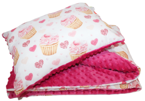 Kocyk MINKY / Kołderka z poduszką 100x160 + 50x60 cm – Muffinki różowe z fuksją